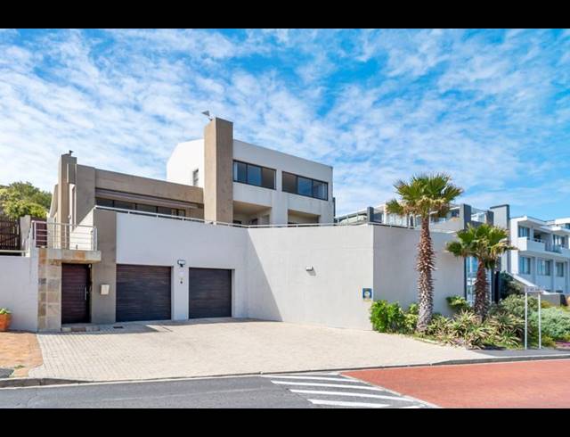 4 BEDROOM HOUSE FOR SALE IN BLOUBERGSTRAND